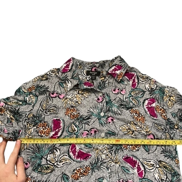 𝅺LORD & Taylor Francie graphic tropical Hawaiian print button down top - Picture 6 of 7